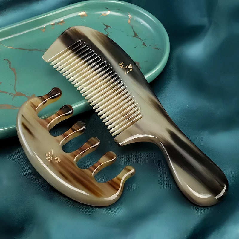 Natural horn comb