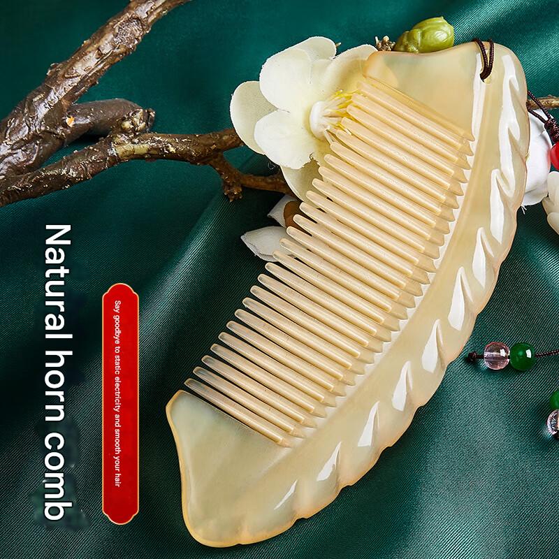 Natural horn comb