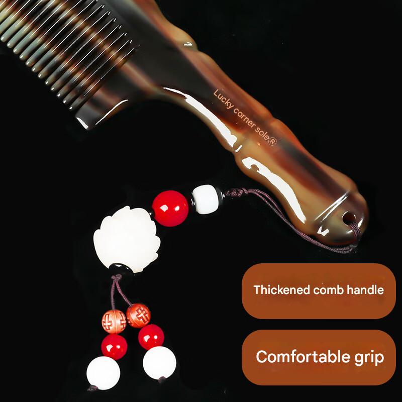Natural horn comb